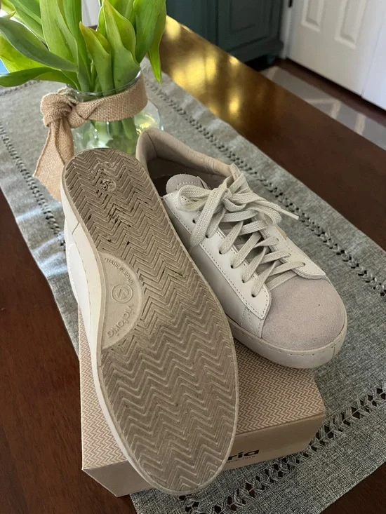 Victoria Hielo Women's Low-Top Casual Sneakers in Beige/Off-White - Picture 4 of 6